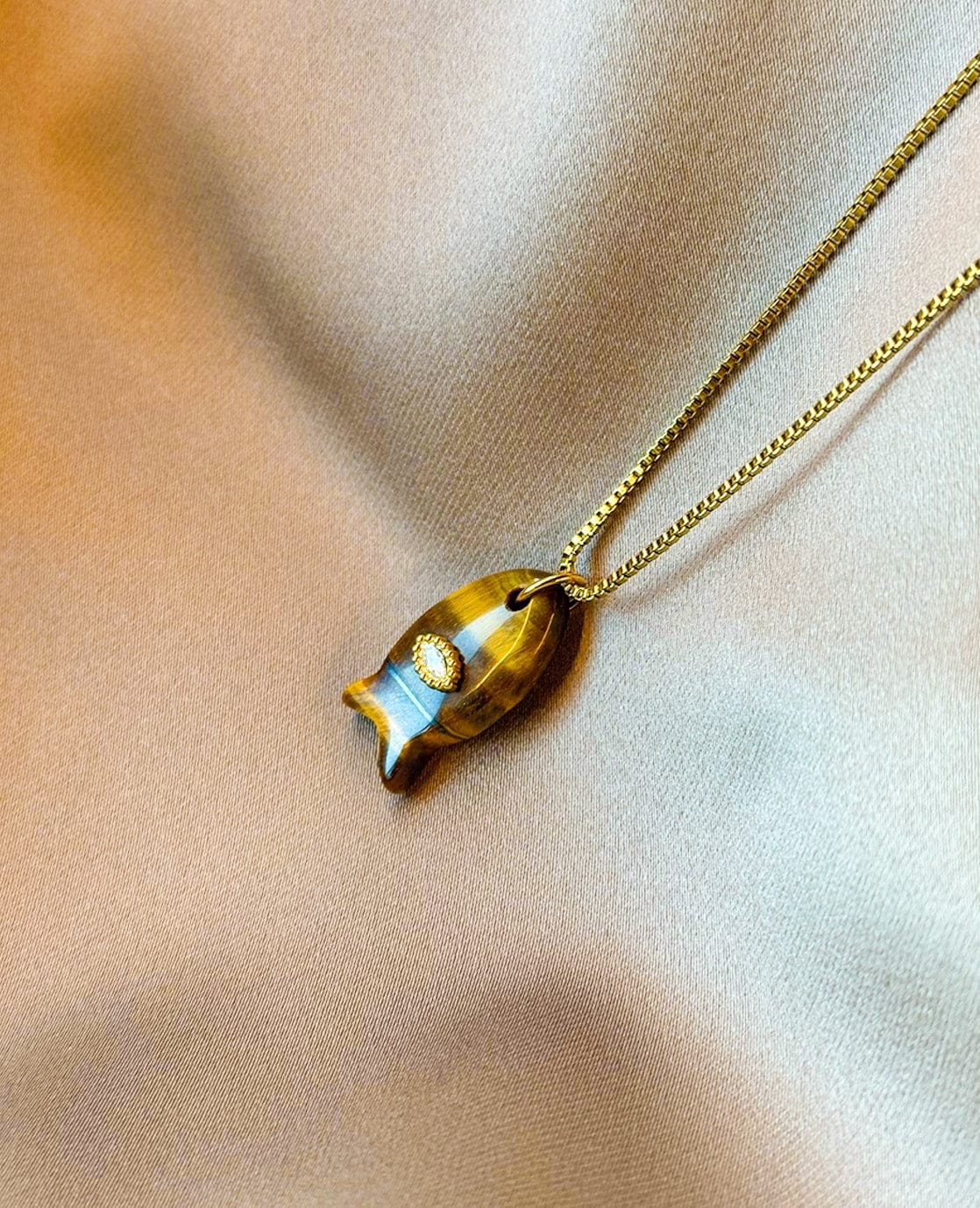 Necklace Fish Charm | Goud / Bruin