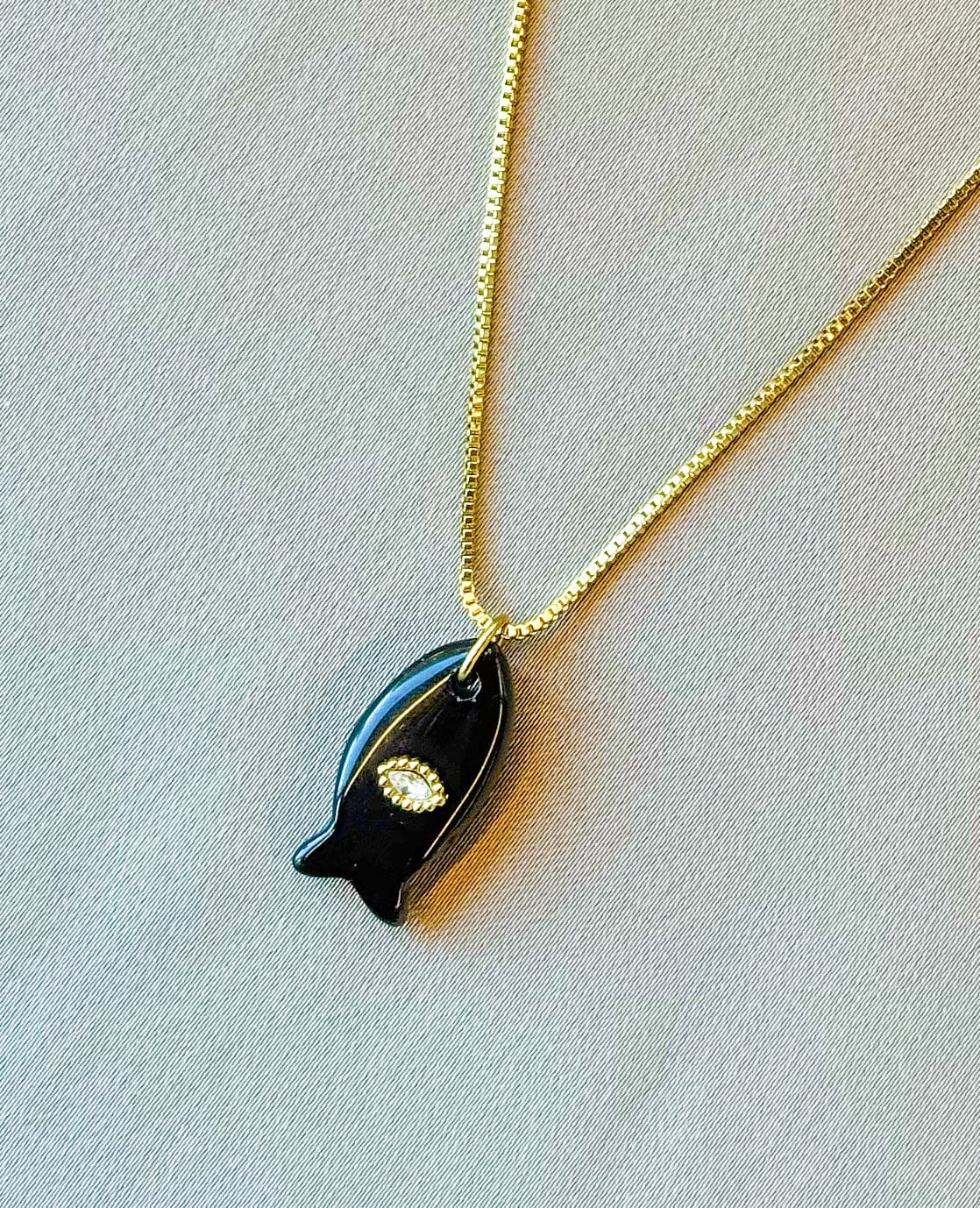 Necklace Fish Charm | Goud / Zwart