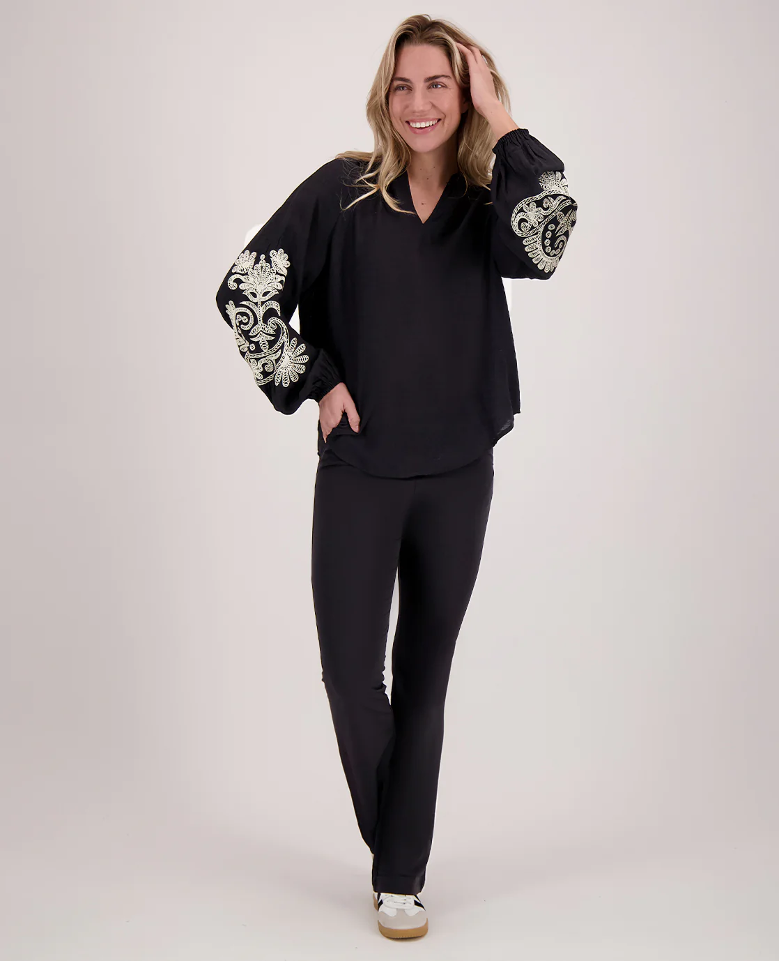 Pant Isa Travel ++ | Zwart - Image 9