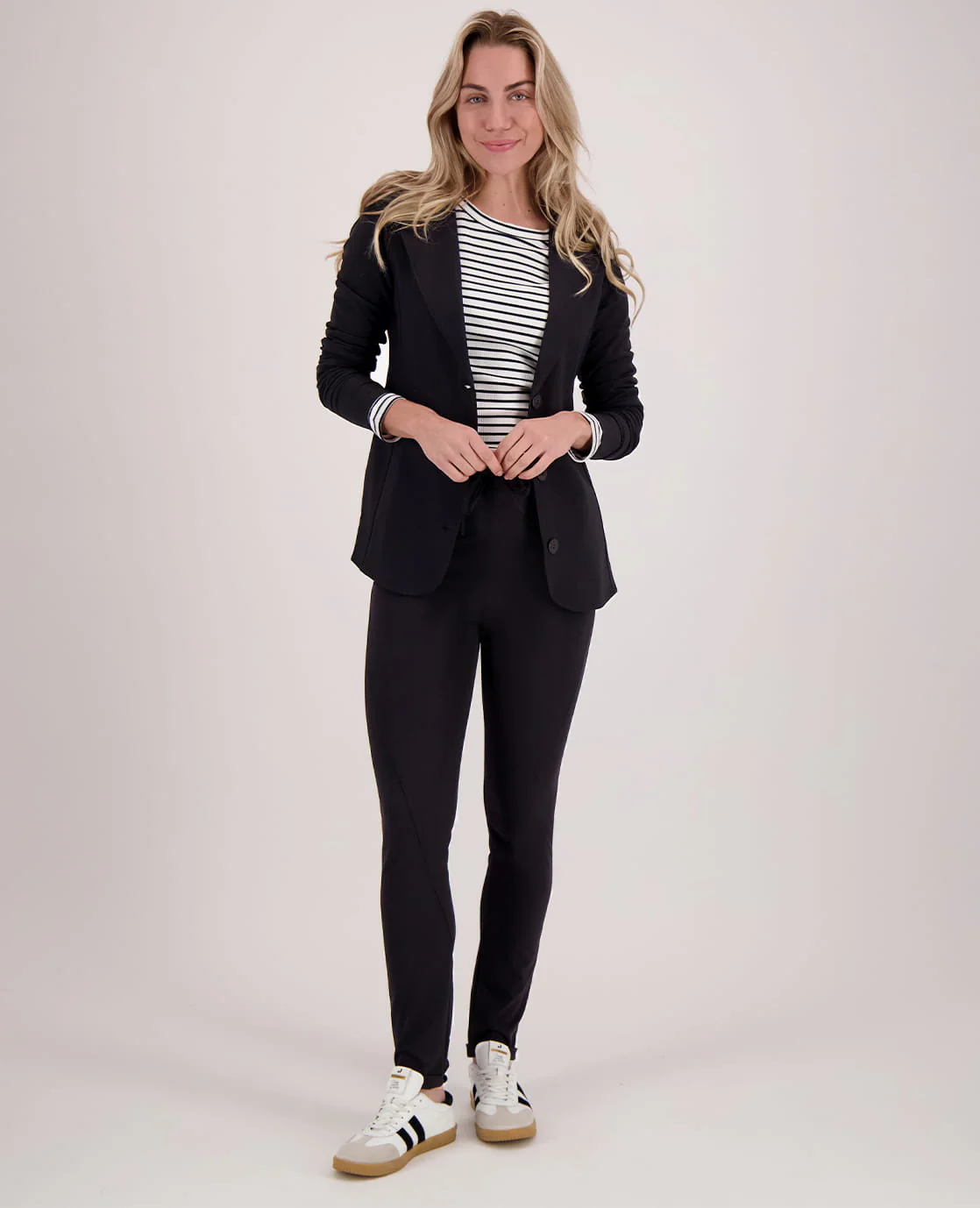 Pant Regular Travel ++ | Zwart - Image 2