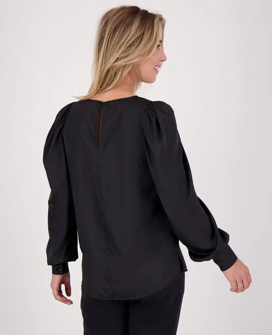 Top Madeleine Satin | Zwart - Image 5