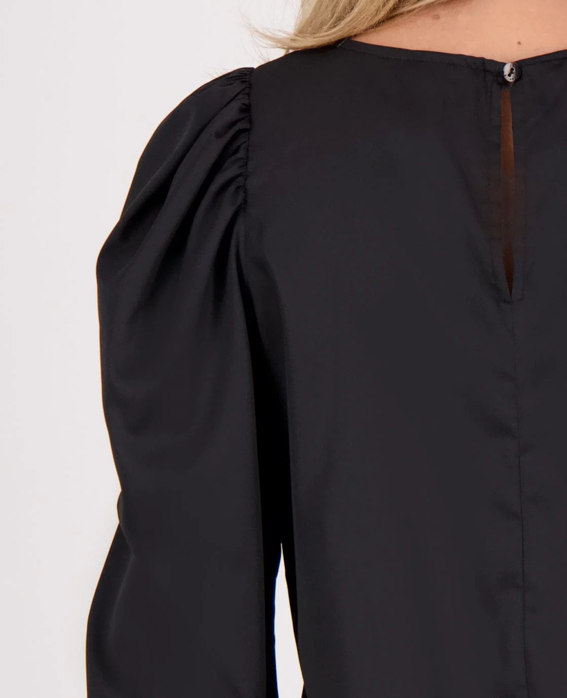 Top Madeleine Satin | Zwart - Image 6